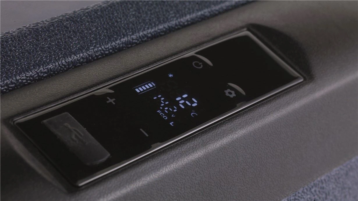 Outwell Arctic Chill 50L Coolbox 12v/230v 8 Outwell Arctic Chill 50L Coolbox 12v/230v - Image 8